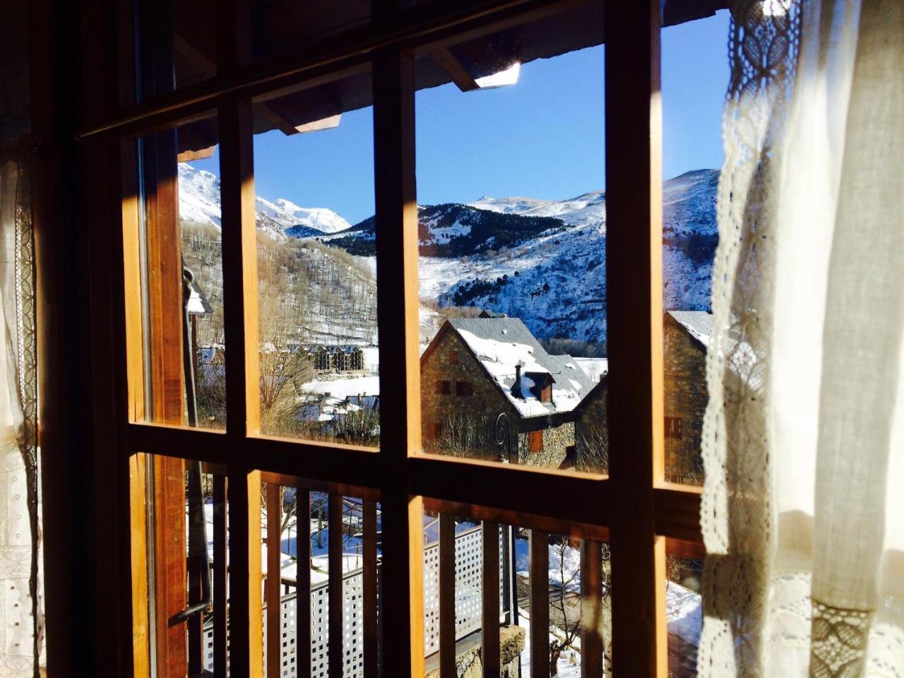 El Xalet De Tauell Hotel Rural Exteriér fotografie